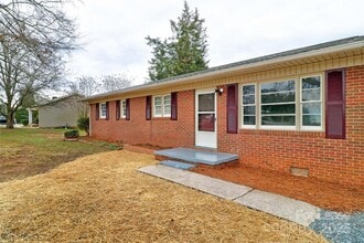 Building Photo - 172 Faith Rd