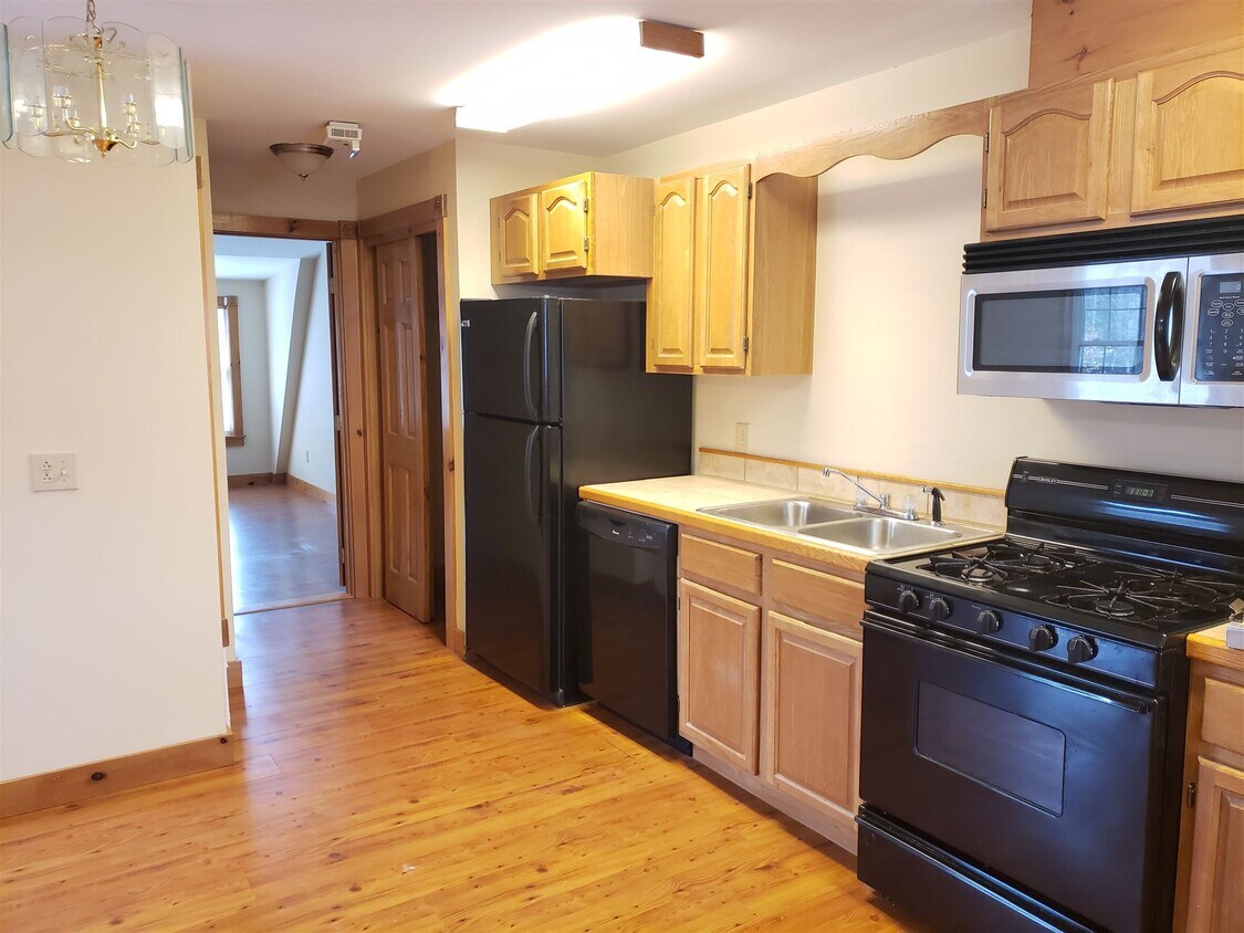 9 Roberts Rd Unit 306, Canaan, NH 03741 Room for Rent in Canaan, NH