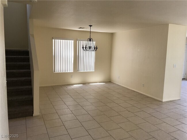 Foto del edificio - 1111 Cathedral Ridge St