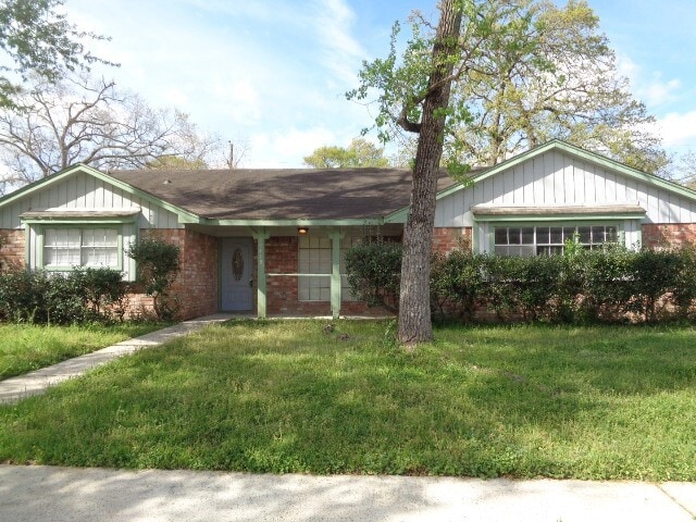 Building Photo - 29419 Raestone St