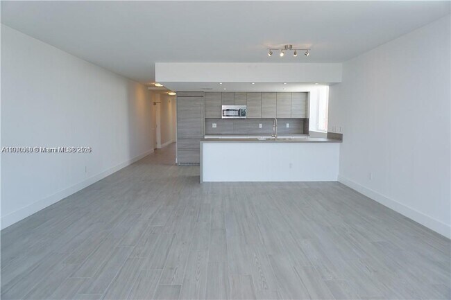 Foto del edificio - 400 Sunny Isles Blvd