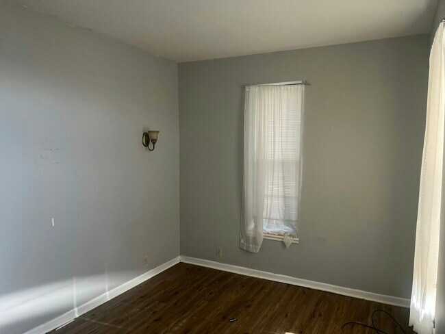 Foto del edificio - 812 E 6th St