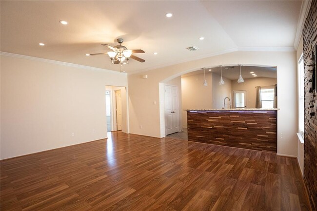 Foto del edificio - 3304 Trail Hollow Dr