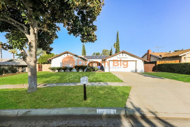 Foto del edificio - 2877 Sandberg St