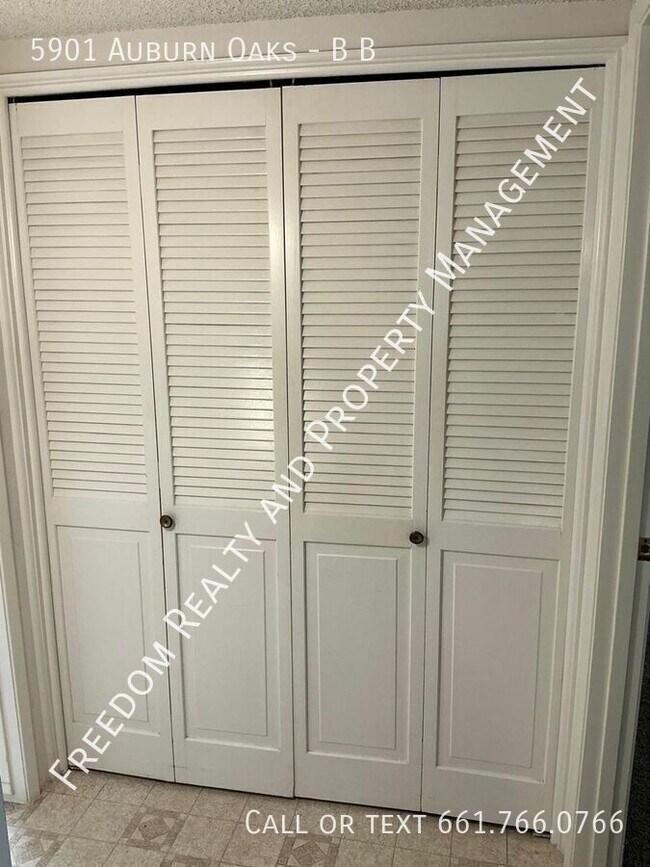 Foto del edificio - 5901 Auburn Oaks Dr