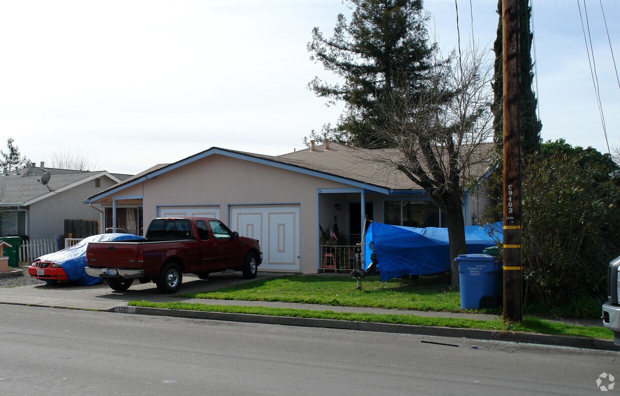Foto del edificio - 1391 Beachwood Dr