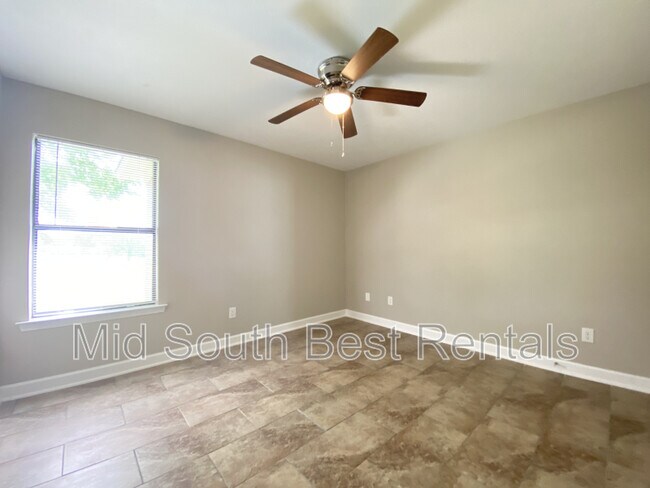 Foto del edificio - 1116 Ruth Ann Dr