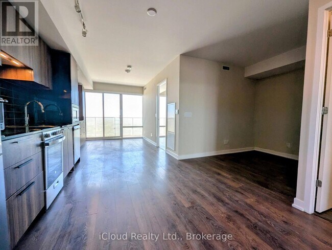 Photo du bâtiment - 501 Yonge St