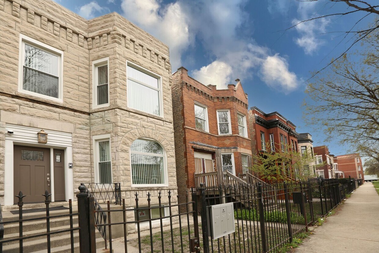 Primary Photo - 3234 W Fulton Blvd