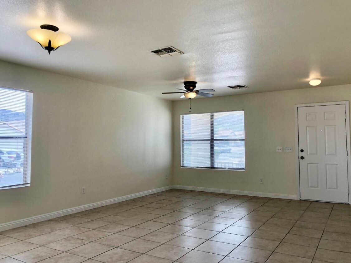 1943 E Carver Dr, Phoenix, AZ 85040 House for Rent in Phoenix, AZ