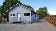 Foto principal - Updated 2 Bedroom 2 Bath House with Conven...
