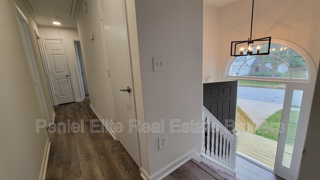 Building Photo - 3206 Diamond Blf