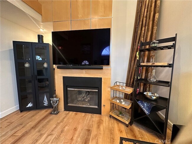 Foto del edificio - 2217 Vanderbilt Ln