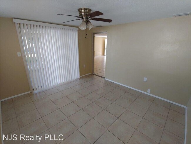 Building Photo - 2 br, 1 bath House - 3159 Bright Dr