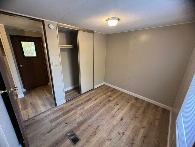 Foto del edificio - Renovated Trailer