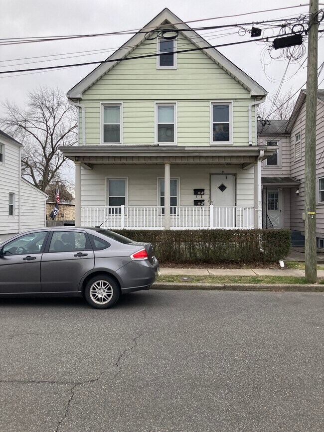 Building Photo - 9 1st St