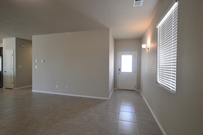 Foto del edificio - 1426 Valle Vista Rd NW