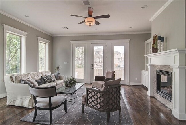 Building Photo - 1023 E 24th St