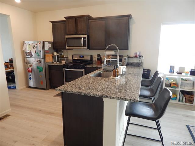 Foto del edificio - 304 Foster Ave