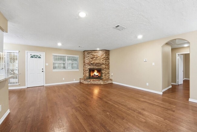 Foto del edificio - 4122 Regency Dr