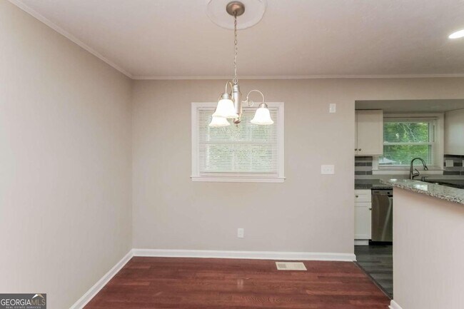 Building Photo - 1643 Cardinal Rd
