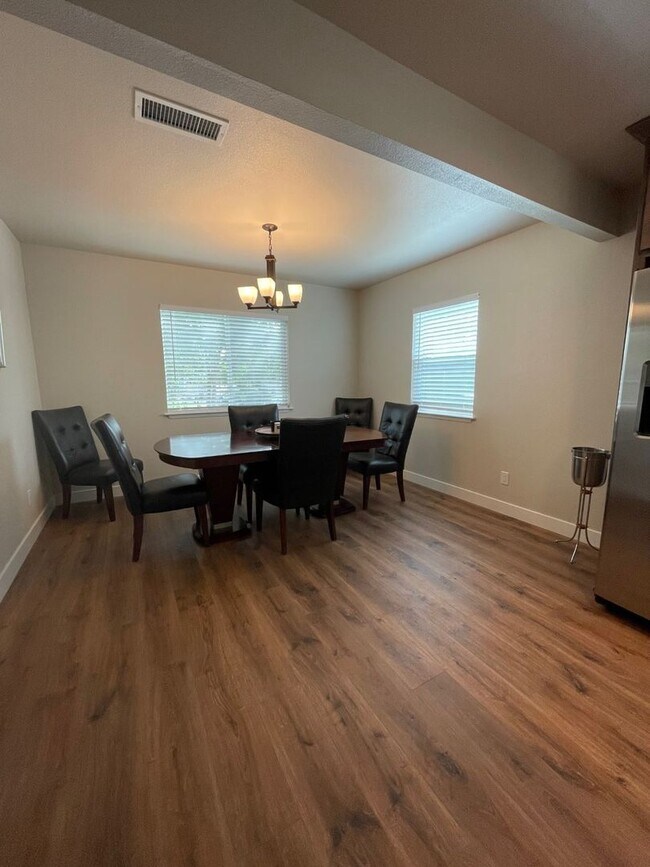 Building Photo - 5 Midway Drive - Corporate Housing Only