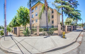 Building Photo - 363 E Gilbert St