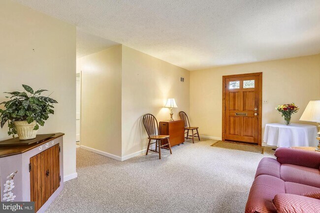 Foto del edificio - 7521 Magarity Rd