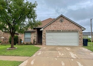 Building Photo - 1204 NW 111th St