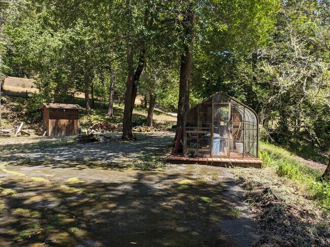 Foto del edificio - 4499 Agness Rd