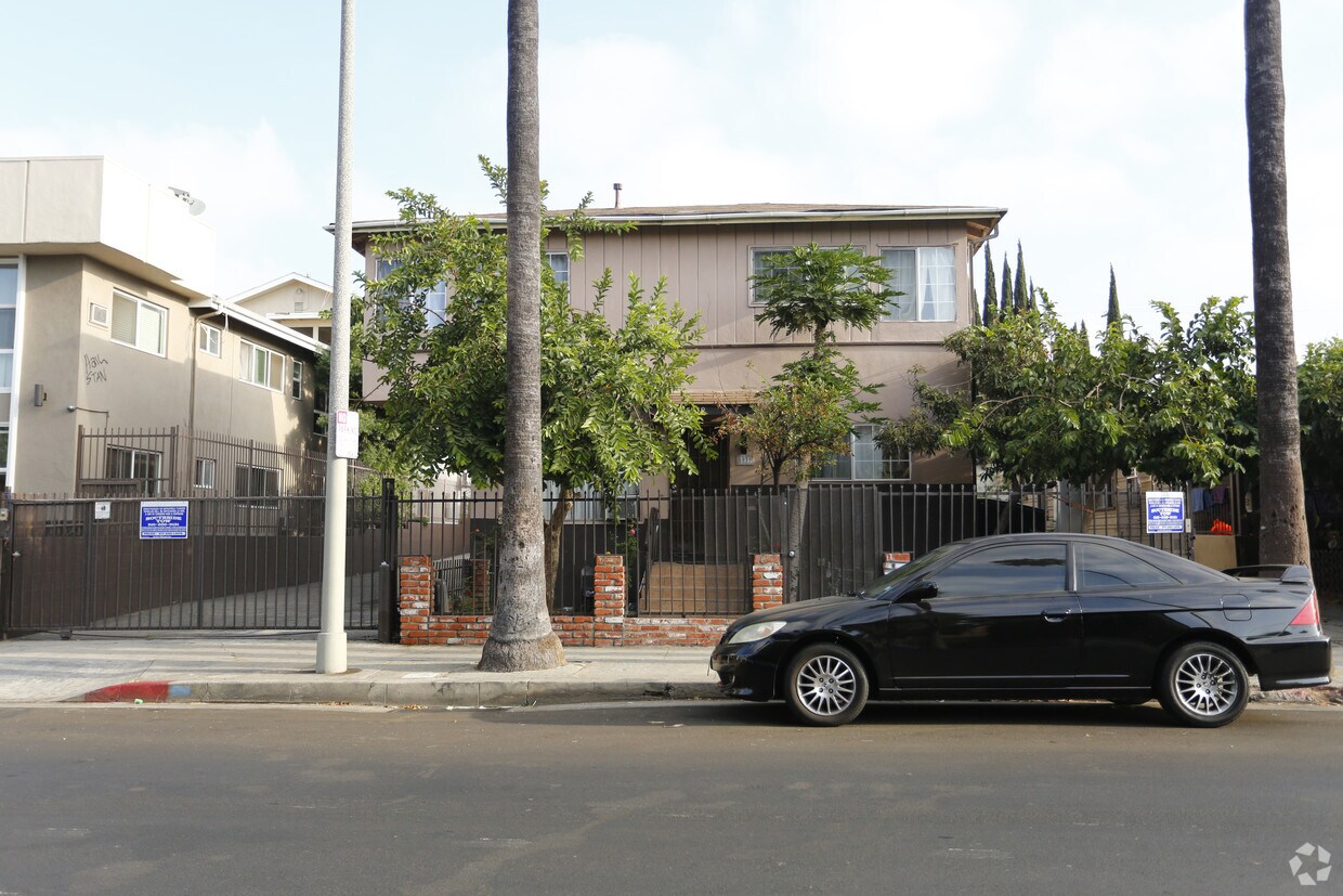 Building - 5939 Carlton Way