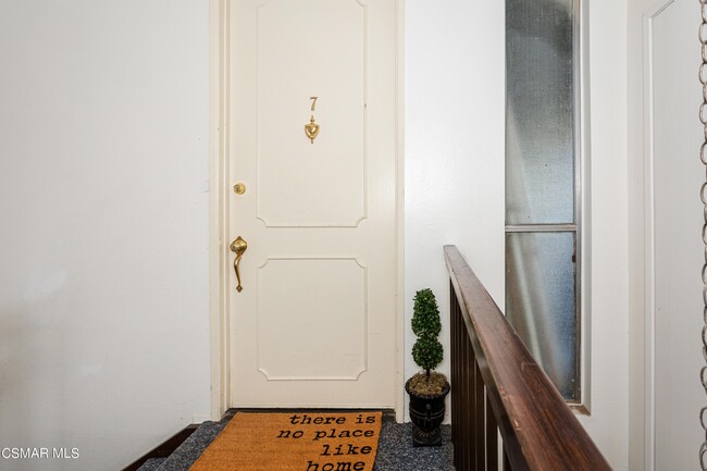 Foto del edificio - 31573 Lindero Canyon Rd