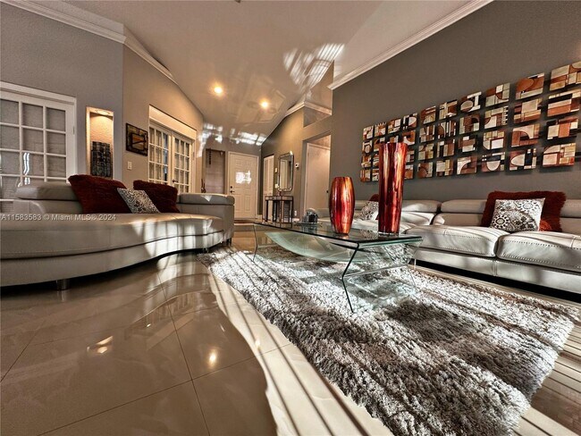 Foto del edificio - 1025 Spyglass