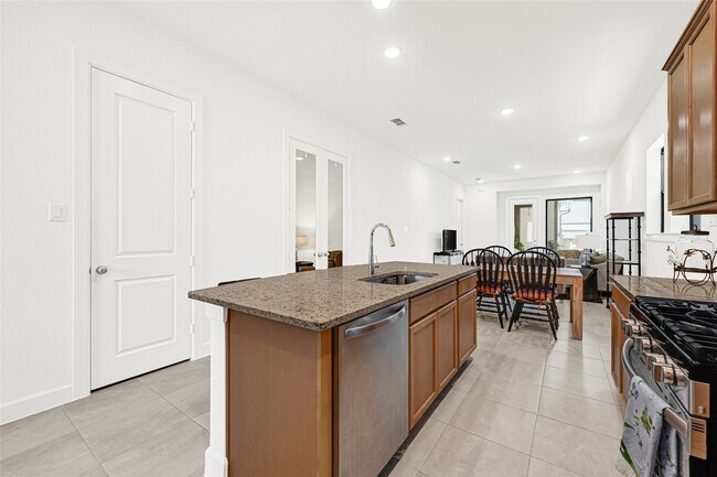 Building Photo - 1510 Park Path Dr