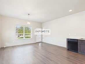 Building Photo - 897 N Cottonwood Rd