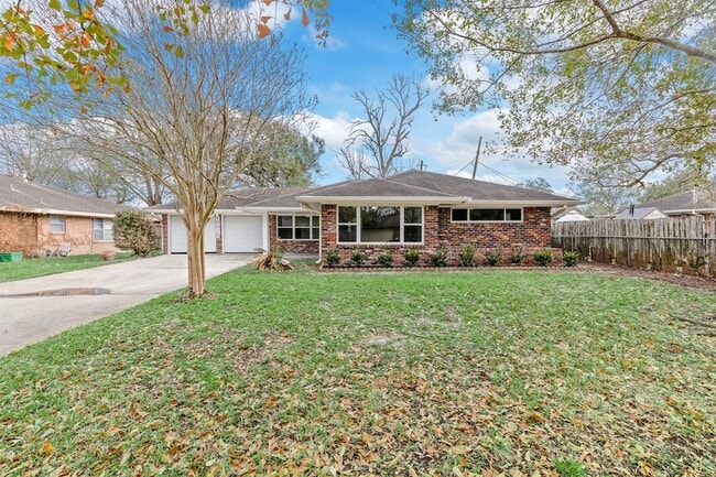 Photo - 10615 Clematis Ln House