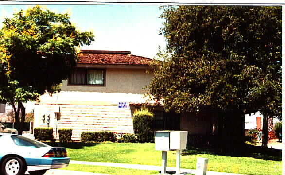 Foto del edificio - 24511 Raymond Way