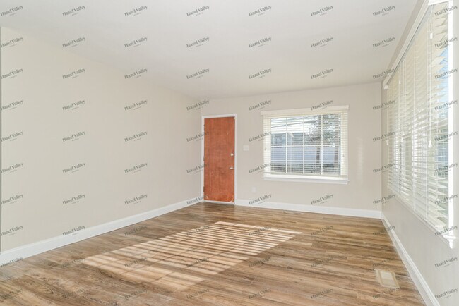 Foto del edificio - 1115 Ann Ave