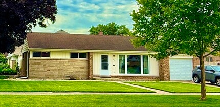 Building Photo - 360 W Fremont Ave