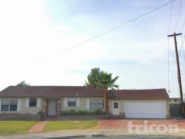 Building Photo - 3 Madill Cir