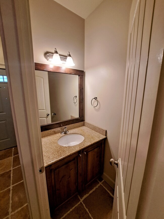 Foto del edificio - 1238 Baycrest Dr