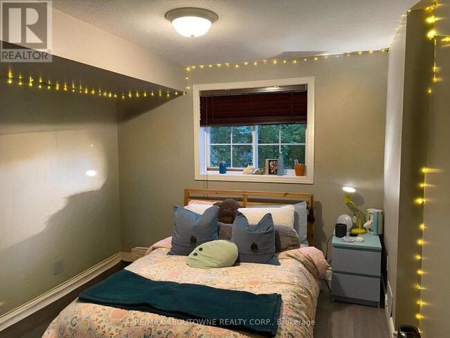 Building Photo - 53 Boulder Crescent