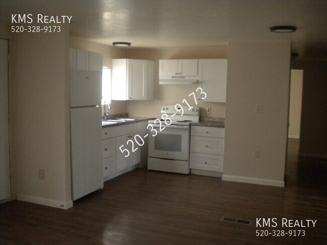 Foto del edificio - 16835 W Greenwald St