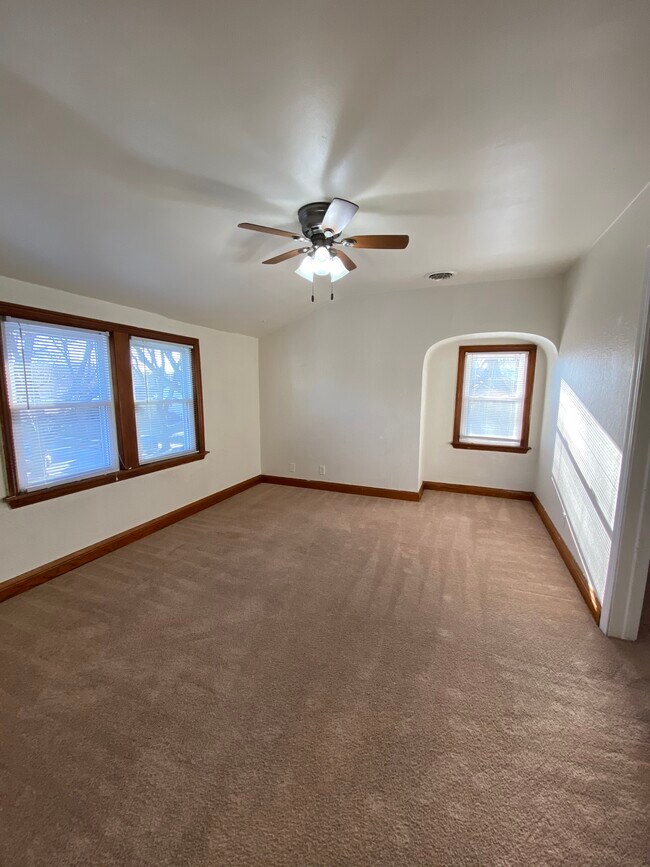 Folleto/volante de marketing - 438 S 65th St