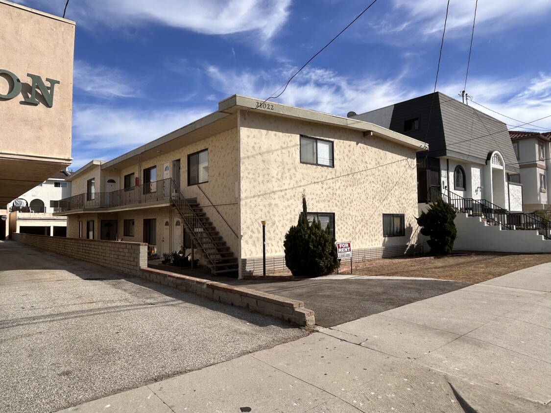 Primary Photo - 21022 Amie Ave
