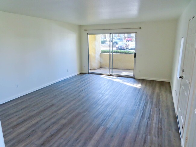 Foto del edificio - 3 bed, 2 bath Condo in San Diego's Linda V...