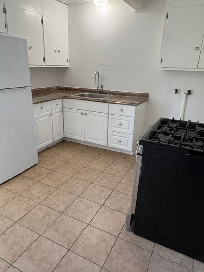 Foto del edificio - Available 3bd 1 bath