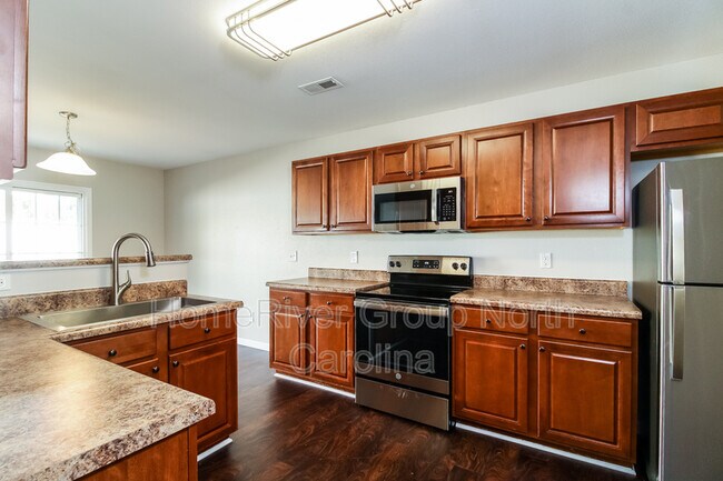 Building Photo - 163 Forest Glade Rd