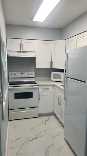 Foto del edificio - 42 NE 36th Ct