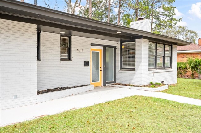 Building Photo - Spacious 3-Bedroom Home in Savannah – Avai...